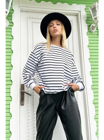 trendyol Sweatshirt in Schwarz/ Weiß