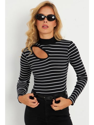 trendyol Longsleeve in Schwarz/ Weiß