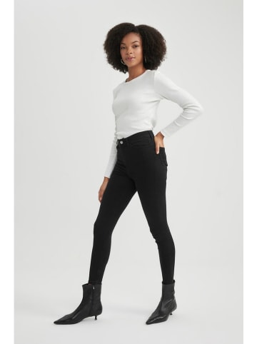 trendyol Dżinsy - Skinny fit - w kolorze czarnym