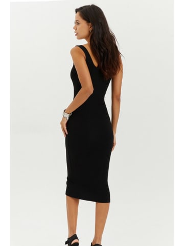 trendyol Kleid in Schwarz