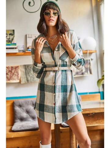 trendyol Kleid in Dunkelgrün/ Creme