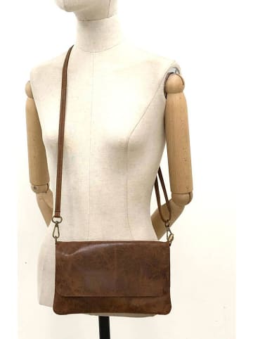 Marlon Leder-Umhängetasche "Sally" in Braun - (B)25 x (H)15 x (T)1 cm