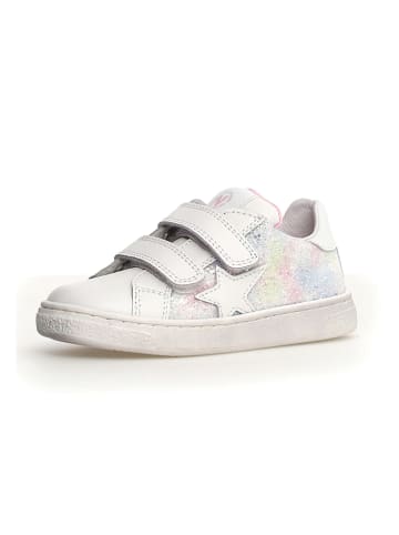 Naturino Skórzane sneakersy w kolorze białym ze wzorem