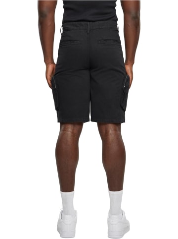 Urban Classics Cargoshorts in Schwarz