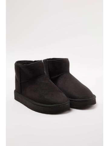 trendyol Boots in Schwarz