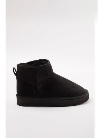 trendyol Boots in Schwarz