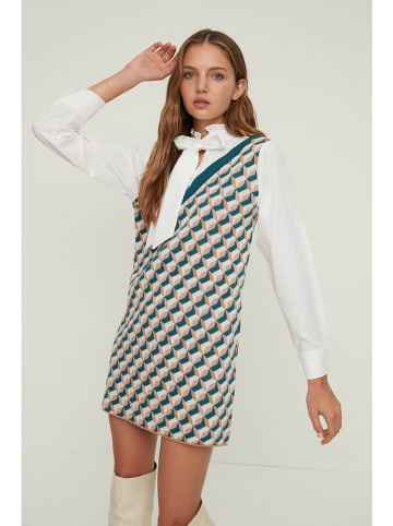 trendyol Kleid in Weiß/ Blau/ Rosa