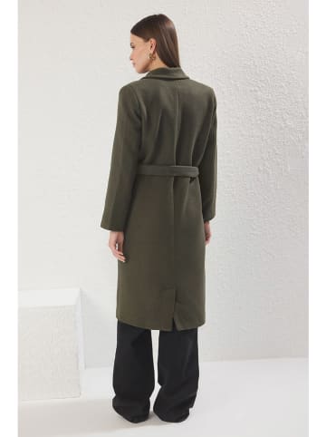 trendyol Wintermantel in Khaki