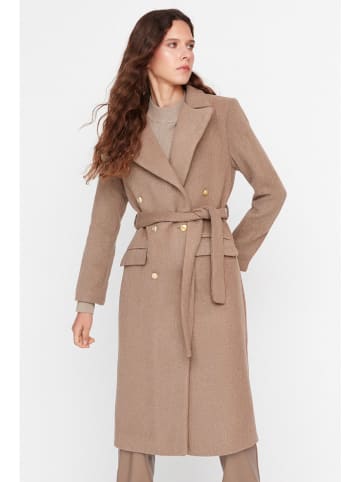 trendyol Winterjacke in Hellbraun