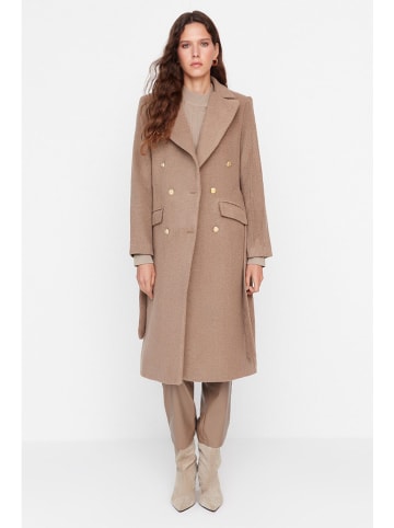 trendyol Winterjacke in Hellbraun