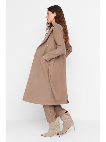 trendyol Winterjacke in Hellbraun