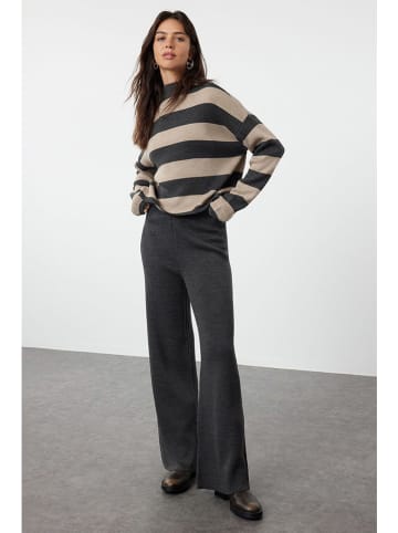 trendyol 2tlg. Outfit in Anthrazit/ Beige