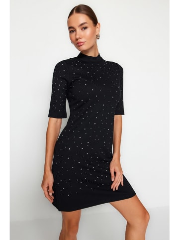 trendyol Kleid in Schwarz