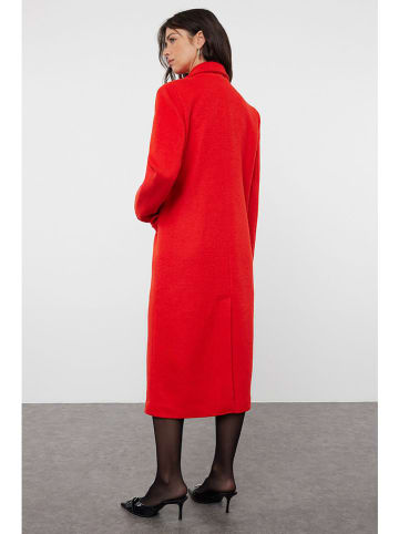 trendyol Wintermantel rood