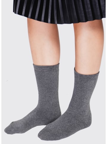 William de Faye Skarpety w kolorze szarym