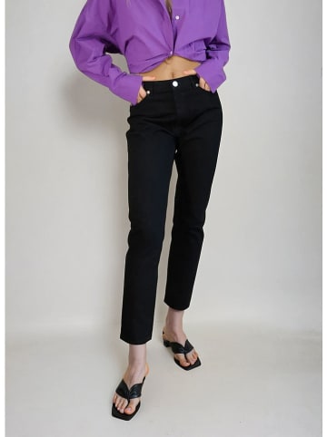 Monki Dżinsy - Slim fit - w kolorze czarnym