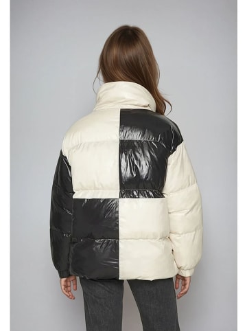 Monki Winterjacke in Creme/ Schwarz