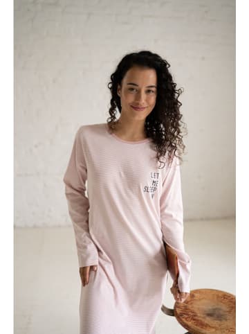 by Louise Nachthemd in Rosa