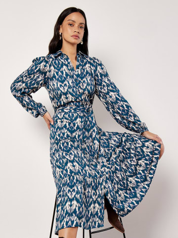 Apricot Kleid in Blau/ Weiß
