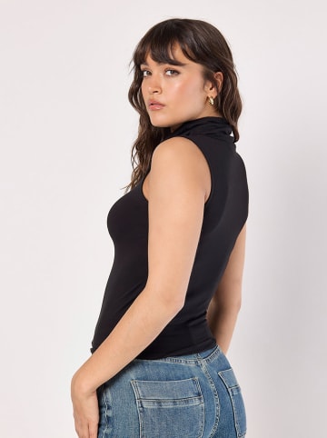 Apricot Top w kolorze czarnym