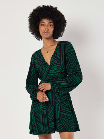 Apricot Kleid in Grün/ Schwarz