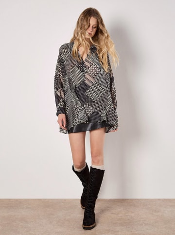 Apricot Blouse zwart