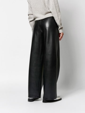 Rosner Marlenehose "Mara" in Schwarz