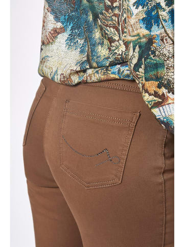 Relaxed by TONI Hose in Camel