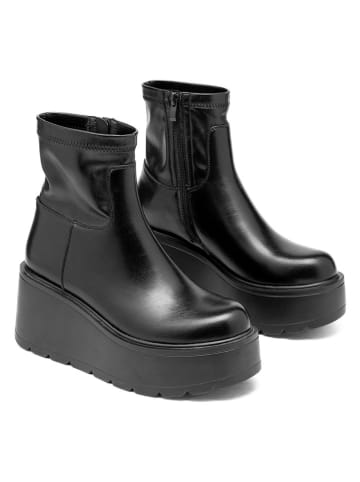 C'M Boots in Schwarz