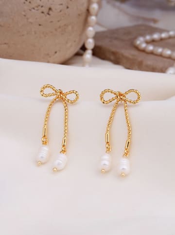 Pierres delicates Pozłacane kolczyki-wkrętki z perłami syntetycznymi