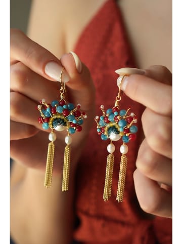 Pierres delicates Vergulde oorhangers met kristallen