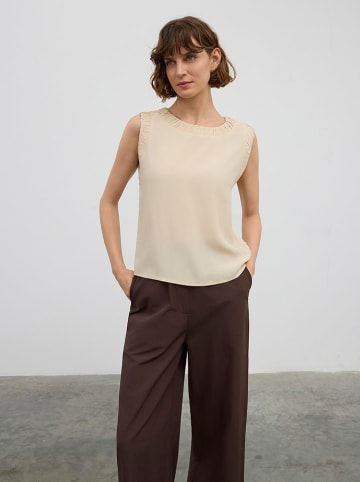 BGN Blousetop zandkleurig