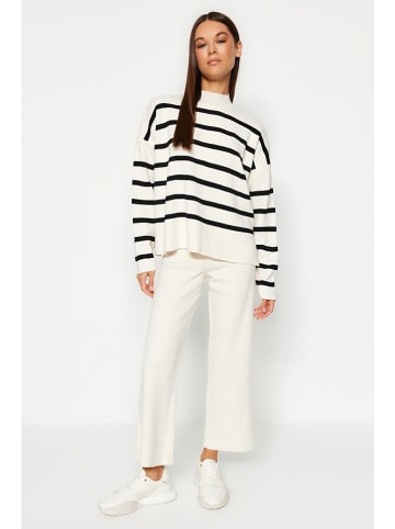 trendyol Pullover in Weiß/ Schwarz