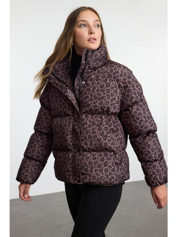trendyol Winterjacke in Braun