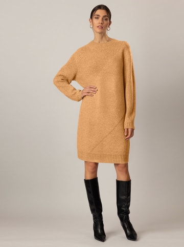 APART Strickkleid in Cognac