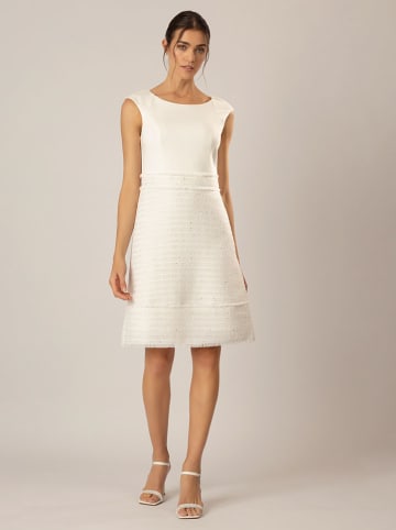 APART Sukienka w kolorze kremowym