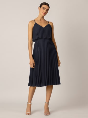 APART Plisseekleid in Dunkelblau