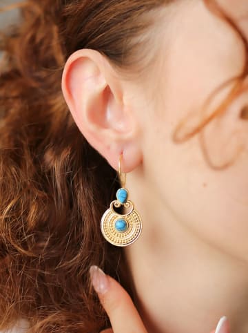 L'Atelier de Gaia Vergulde oorhangers met edelstenen