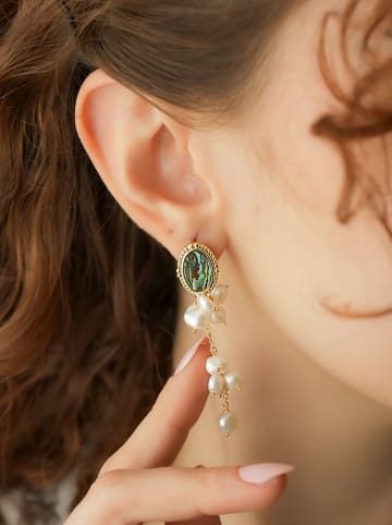 L'Atelier de Gaia Pozłacane kolczyki-wkrętki z masą perłową i perłami