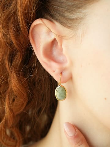 L'Atelier de Gaia Vergulde oorhangers met edelstenen