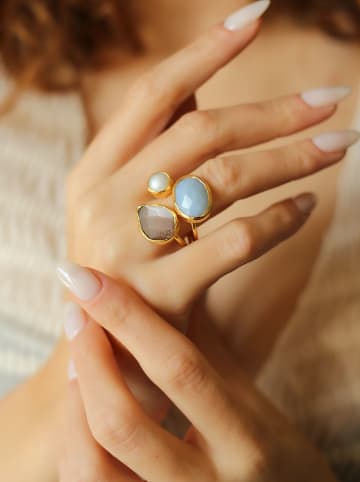 L'Atelier de Gaia Vergulde ring met parel en edelstenen