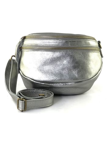 Marlon Leder-Brustbeutel in Silber - (B)27 x (H)18 x (T)13 cm