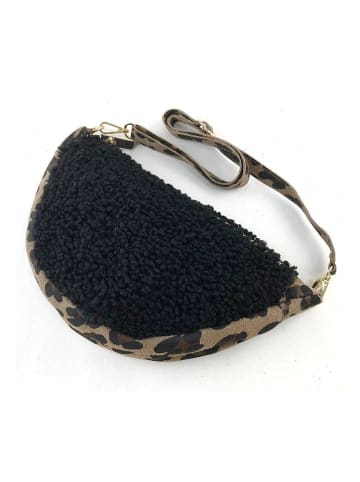 Marlon Leder-Brustbeutel in Schwarz - (B)36 x (H)17 x (T)10 cm