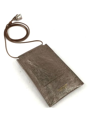 Marlon Leder-Handytasche in Gold - (B)11 x (H)16 x (T)0,5 cm