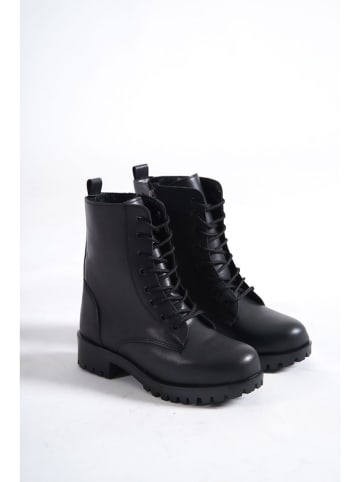 trendyol Boots in Schwarz