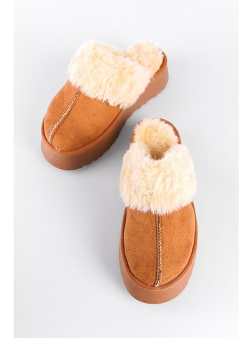 trendyol Slipper in Hellbraun
