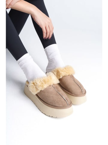 trendyol Slipper in Hellbraun