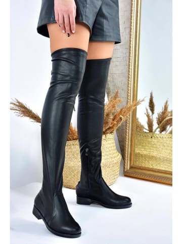 trendyol Stiefel in Schwarz