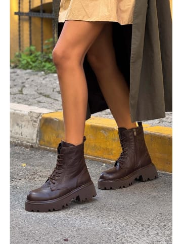 trendyol Leder-Boots in Braun