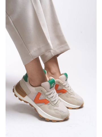 trendyol Sneakers in Beige